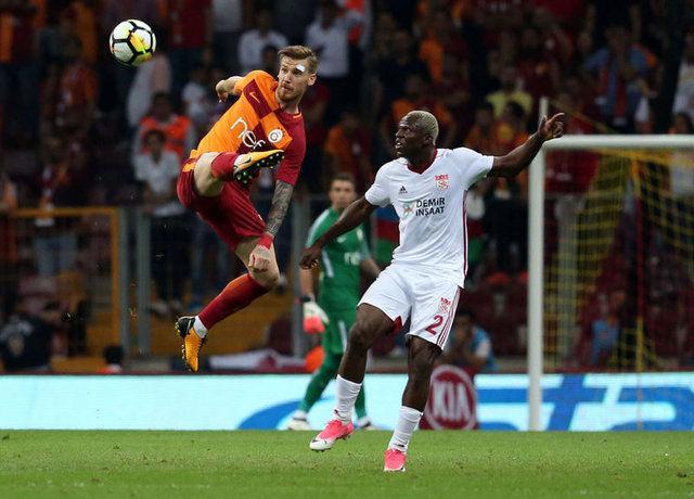 Süper Lig'de en çok kazanan 30 futbolcu