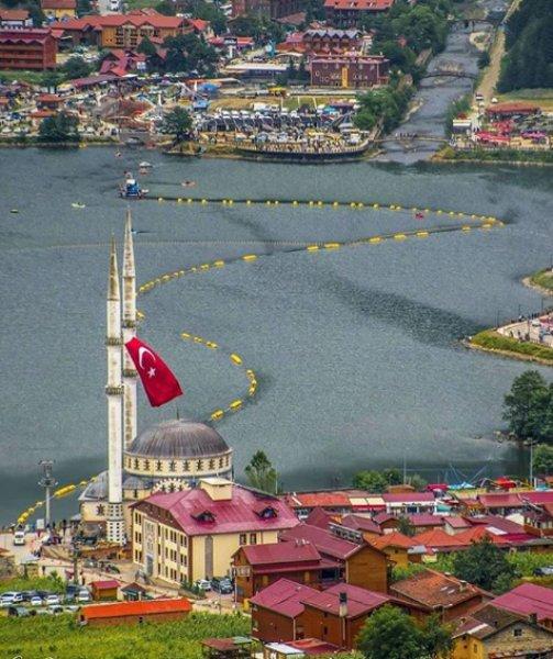 Turizm merkezi Uzungöl temizlendi 