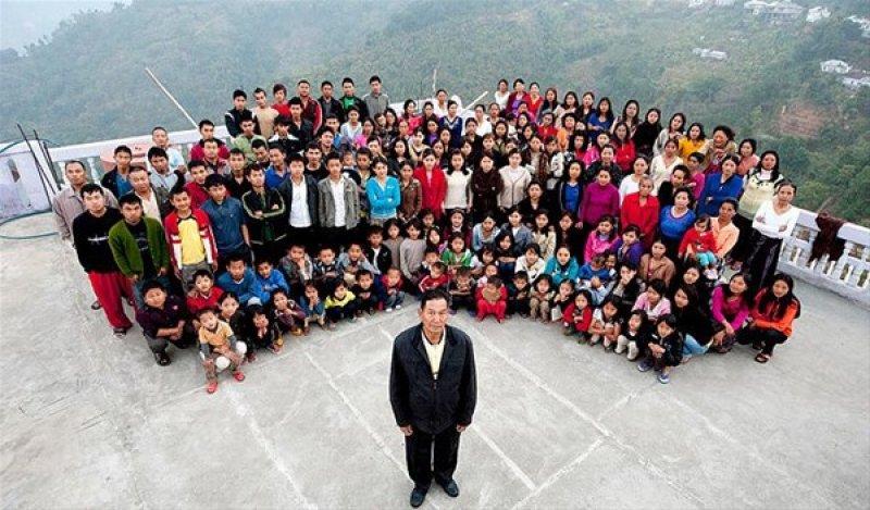 Hintli Ziona Chana'nın 39 eşi 94 çocuğu var  - Resim 14