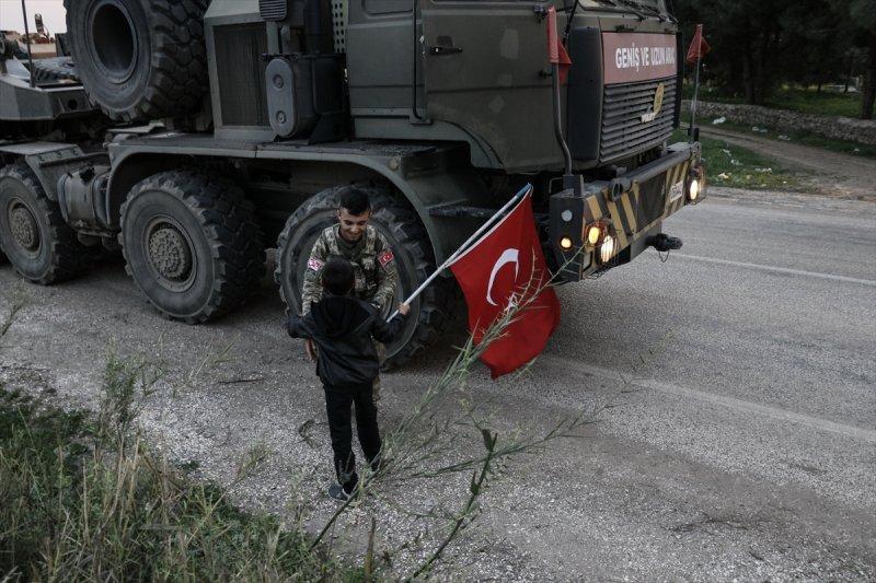 Askeri konvoy Hatay'a ulaştı