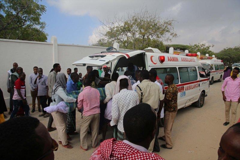 Somali'de bomba yüklü araçlarla saldırı: 21 ölü