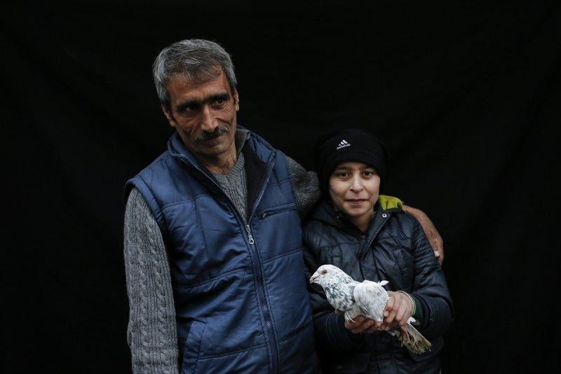 Şanlıurfa'da kuş severler kamera karşısında