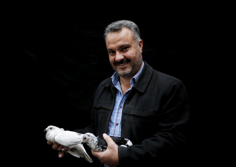 Şanlıurfa'da kuş severler kamera karşısında