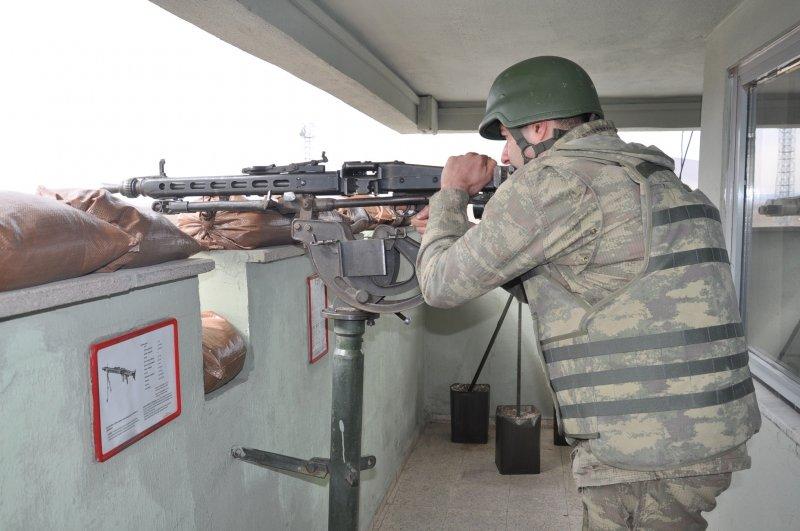 Mehmetçik eksi 15 derece soğukta nöbette