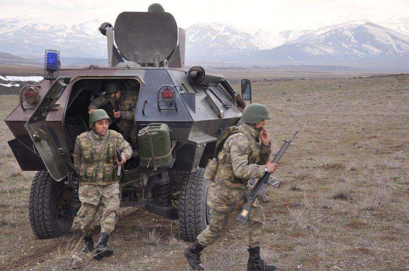 Mehmetçik eksi 15 derece soğukta nöbette