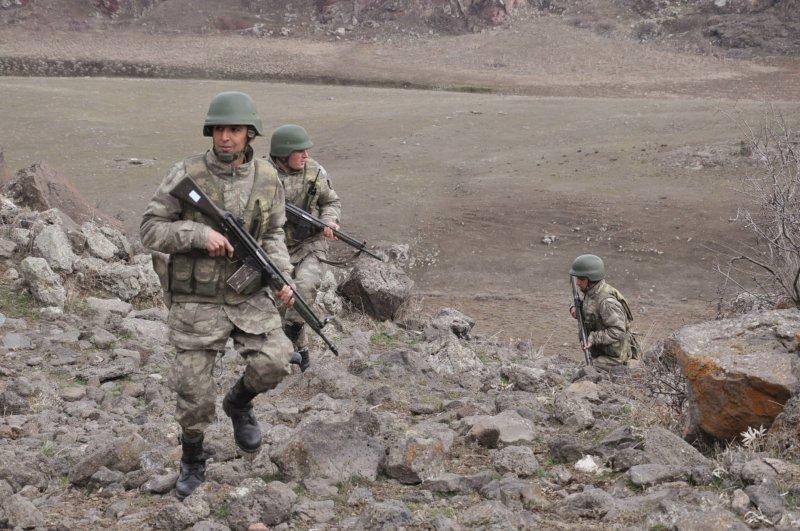 Mehmetçik eksi 15 derece soğukta nöbette