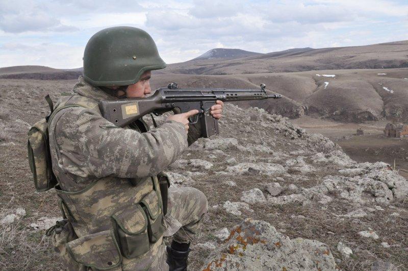 Mehmetçik eksi 15 derece soğukta nöbette