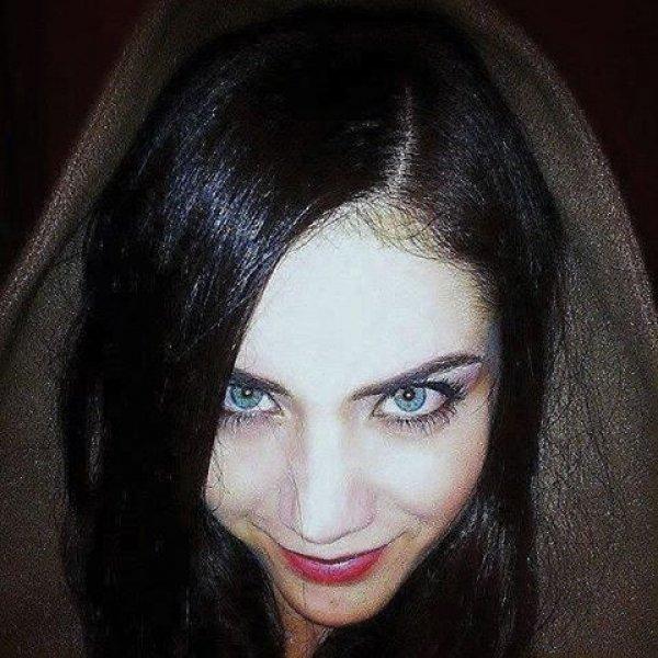 Fulya Zenginer annesine ev aldı 