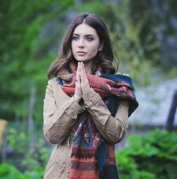 Fulya Zenginer annesine ev aldı 