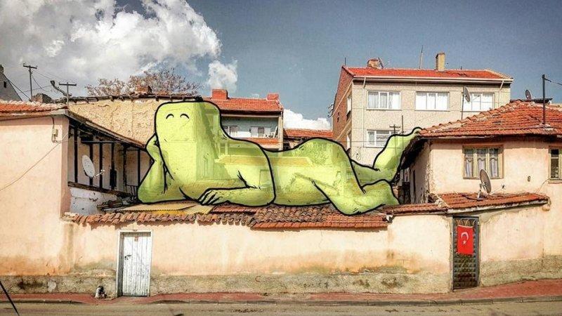 Dev illüstrasyonlarla sokak sanatı 