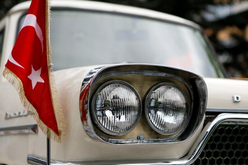 İlk yerli otomobil Devrim bakımdan geçti