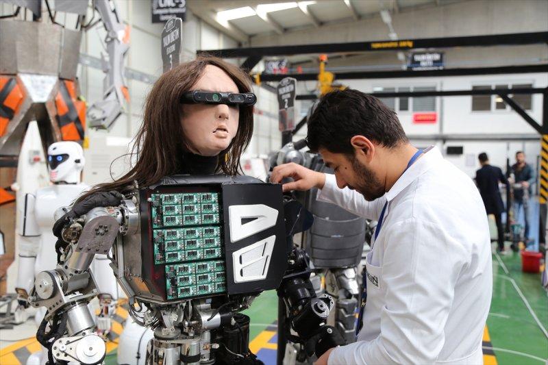 Konya'da kışla nöbetleri için robot yapıldı