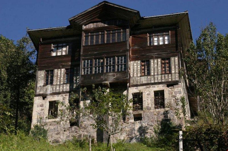Geleneksel Karadeniz evleri