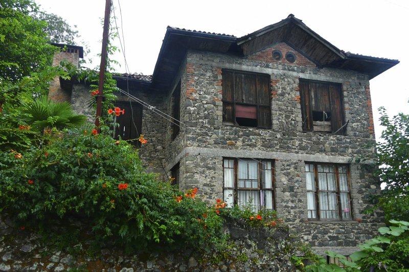 Geleneksel Karadeniz evleri