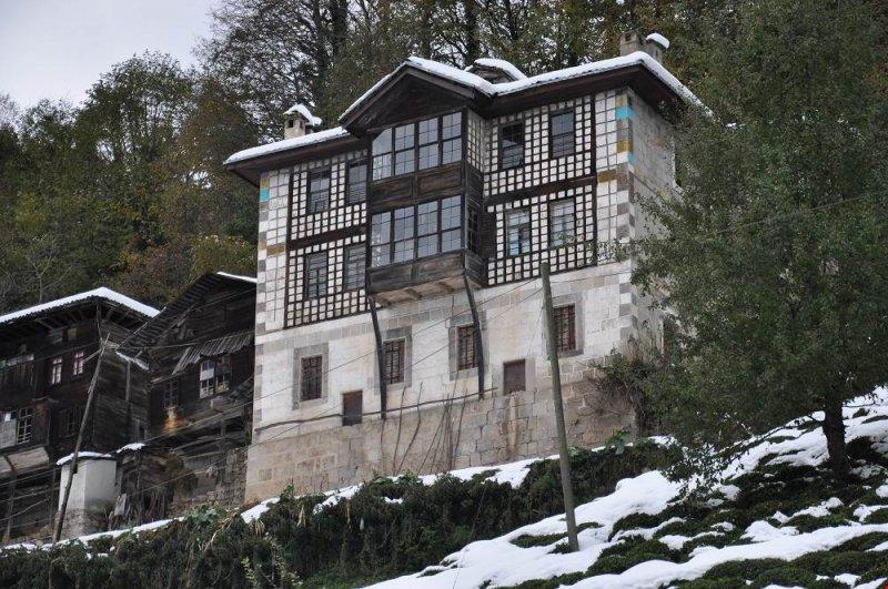 Geleneksel Karadeniz evleri