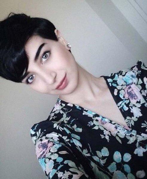 Suudi Arabistanlı yazar Tuba Büyüküstün'e ikizi kadar benziyor 