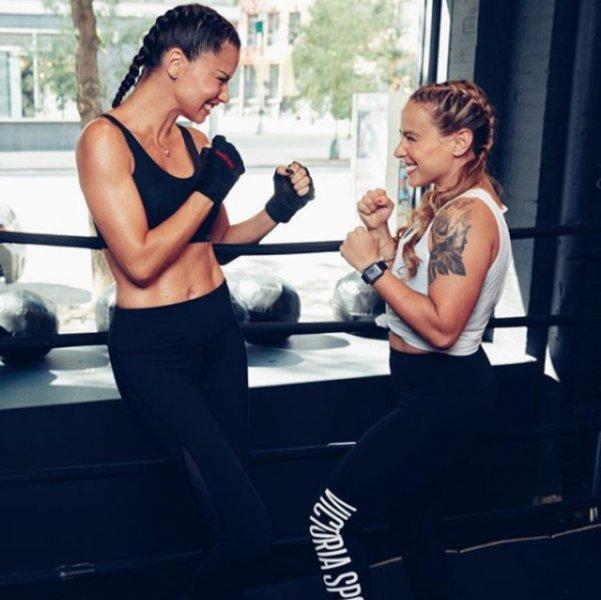 Karın kasları için önerilen en iyi besinler 