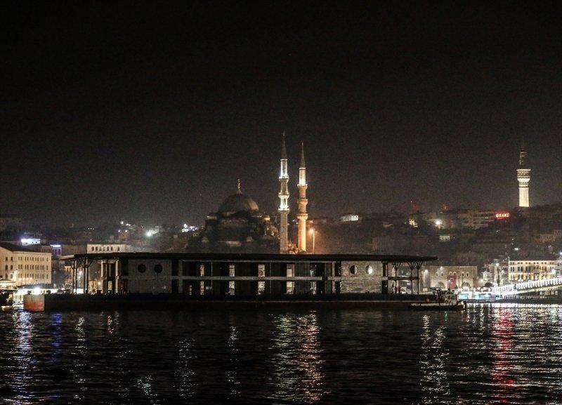 Karaköy'ün yeni iskelesi Haliç'te