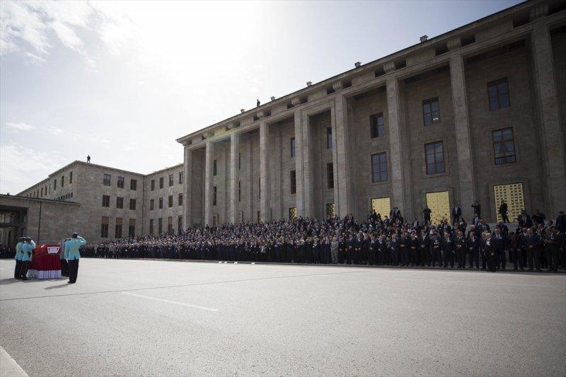 Hasan Celal Güzel için TBMM'de cenaze töreni