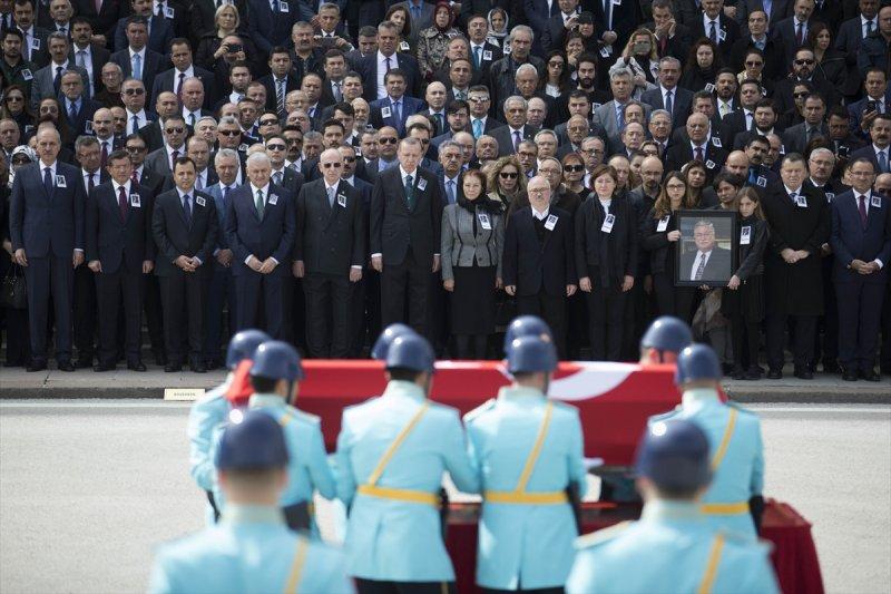 Hasan Celal Güzel için TBMM'de cenaze töreni
