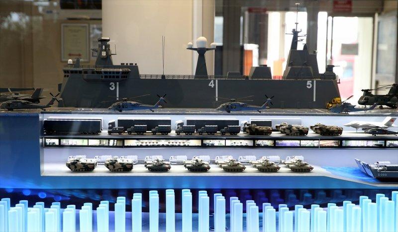 İlk milli uçak gemisi TCG Anadolu görüntülendi