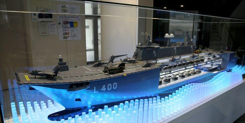 İlk milli uçak gemisi TCG Anadolu görüntülendi