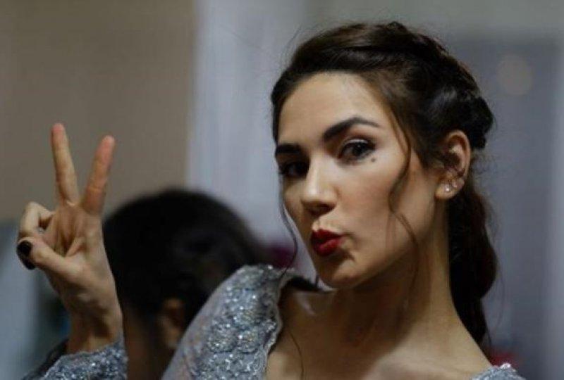 Alişan ile Buse Varol nişanlandı