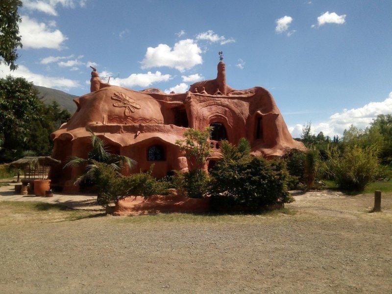 Tamamı kilden yapılmış ev: Casa Terracota