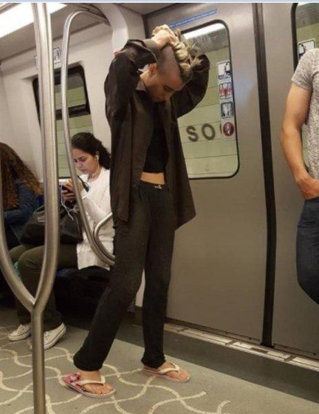 Oyuncu Peker Açıkalın'ın kızı Narin Şeker büyüdü