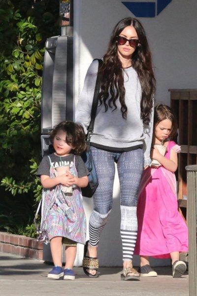 Güzel oyuncu Megan Fox Hawaii'de