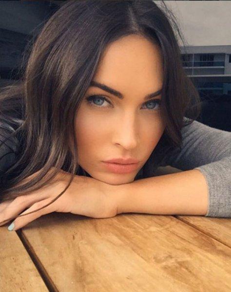 Güzel oyuncu Megan Fox Hawaii'de
