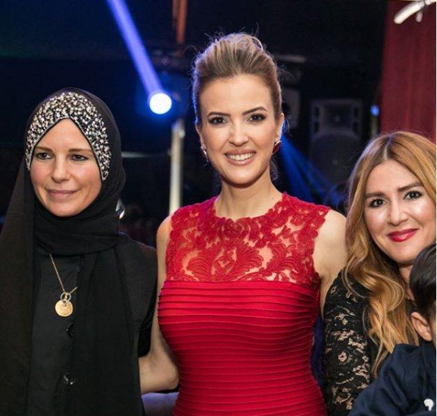 Güzel sunucu Simge Fıstıkoğlu evlendi 