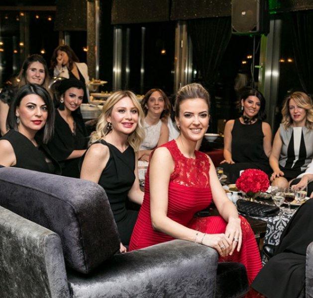 Güzel sunucu Simge Fıstıkoğlu evlendi 