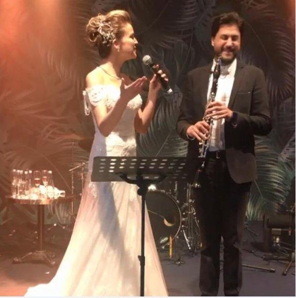 Güzel sunucu Simge Fıstıkoğlu evlendi 