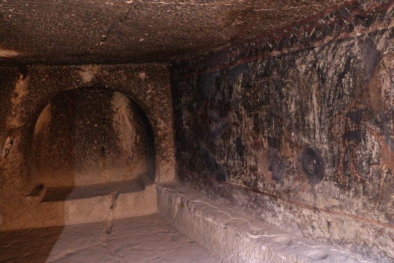 Gümüşler Manastırı'ndaki 'Gülen Meryem Ana' freski