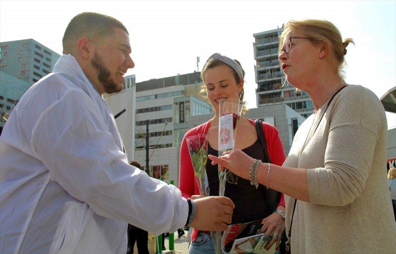 Hollanda'da 'Buyurun ben Müslümanım' etkinliği