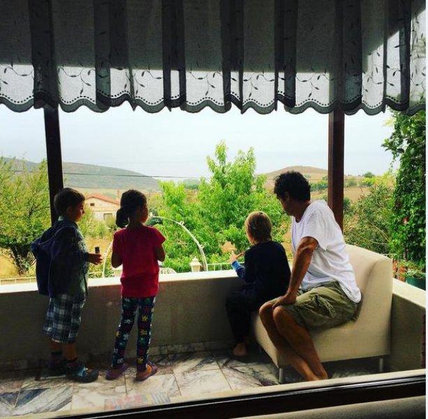 Burak Hakkı'nın çiftlik hayatı