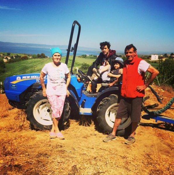 Burak Hakkı'nın çiftlik hayatı
