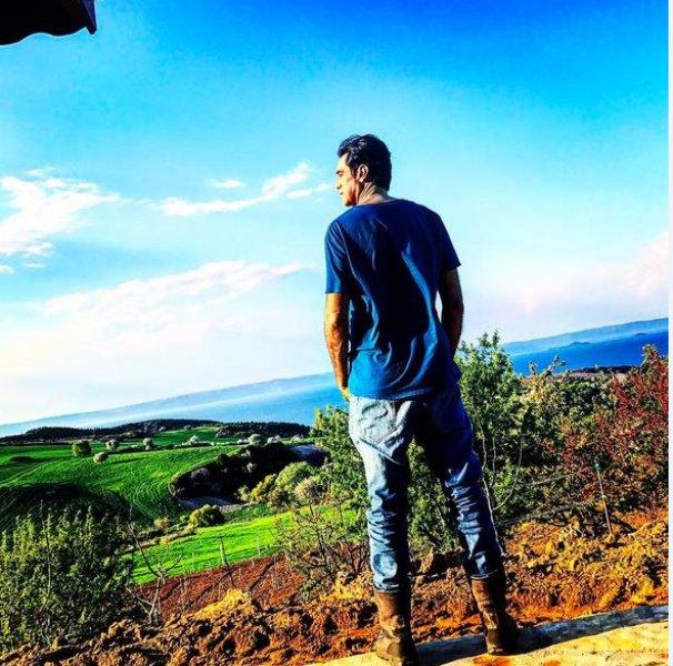 Burak Hakkı'nın çiftlik hayatı