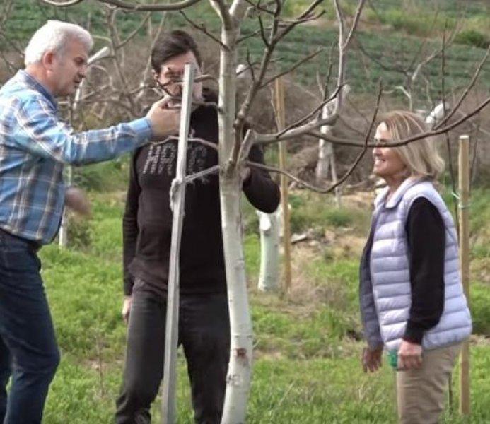 Burak Hakkı'nın çiftlik hayatı