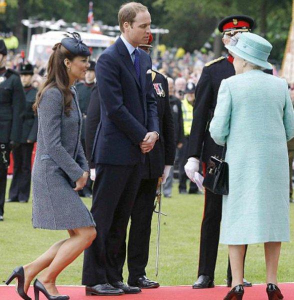 İngiliz Kraliyet Ailesi'nin tuhaf ve katı kuralları