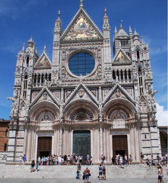 Orta Çağ mimarisini yaşatan şehir: Siena