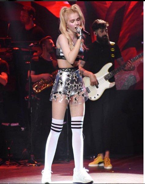 Aleyna Tilki sevgilisiyle gecelerde 