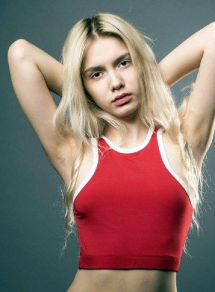 Aleyna Tilki sevgilisiyle gecelerde 