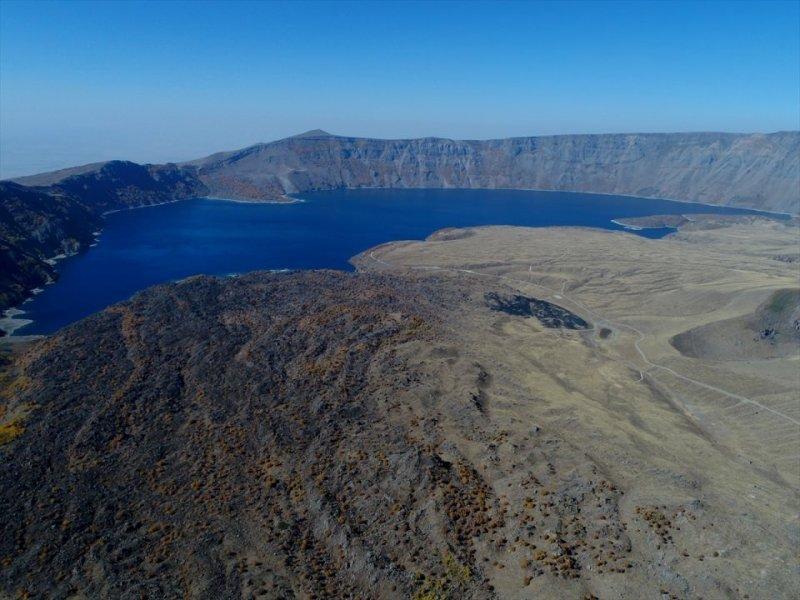 Türkiye'nin en büyük krater gölü: Nemrut