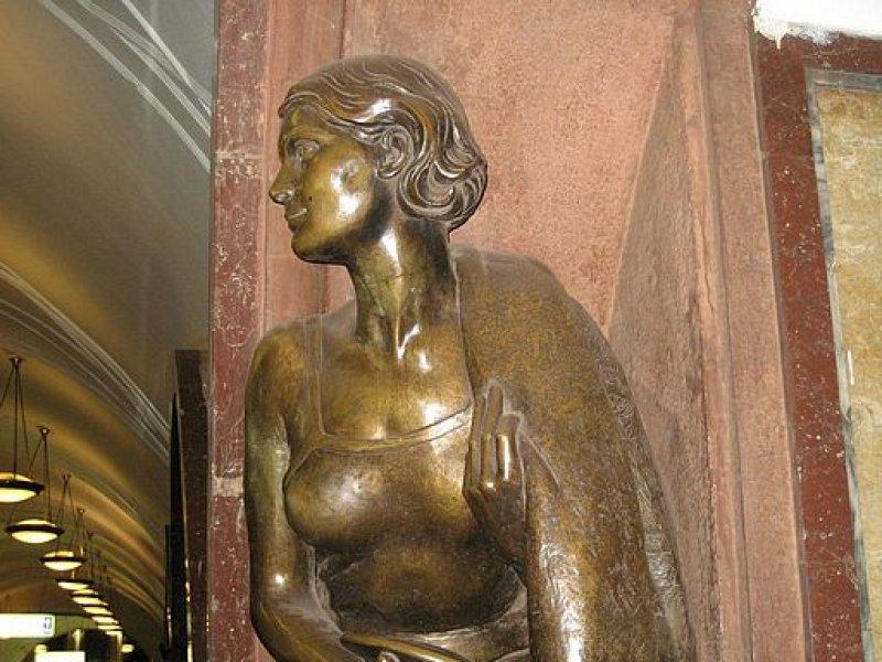 Mimarisiyle dikkat çeken Moskova metro durakları