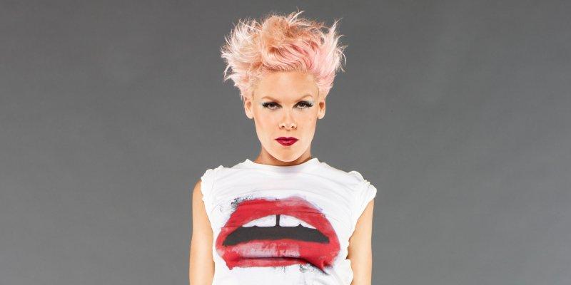 Pink dünyanın en güzel kadını seçildi