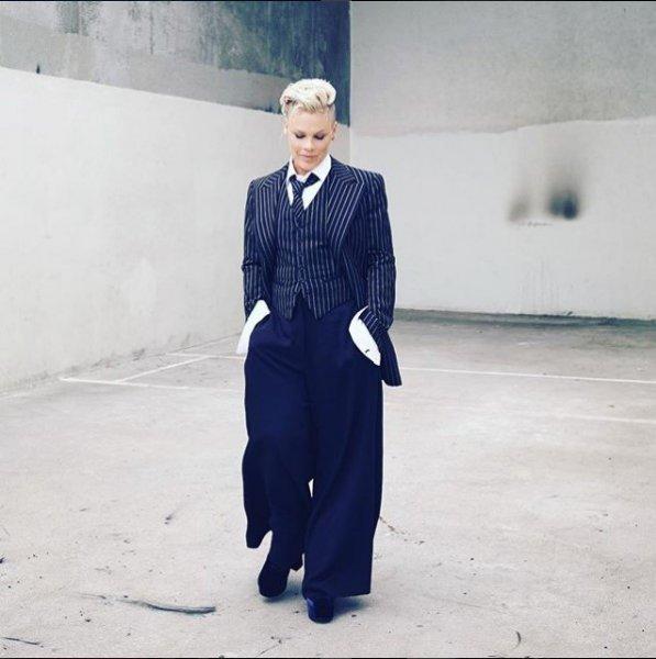 Pink dünyanın en güzel kadını seçildi