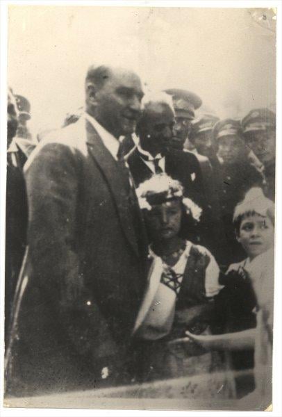 Atatürk'ün çocuk sevgisi