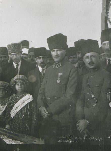 Atatürk'ün çocuk sevgisi